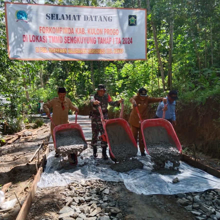 PJ Bupati Kulon Progo Kunjungi Lokasi TMMD di Padukuhan Ngaseman
